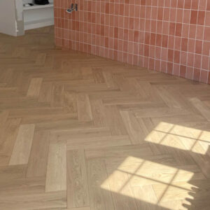 Luxury Customizable 18mm Herringbone Oak Engineered Flooring | Durable Multi-Layer Waterproof Anti-Slip Wood Exterior Outdoor