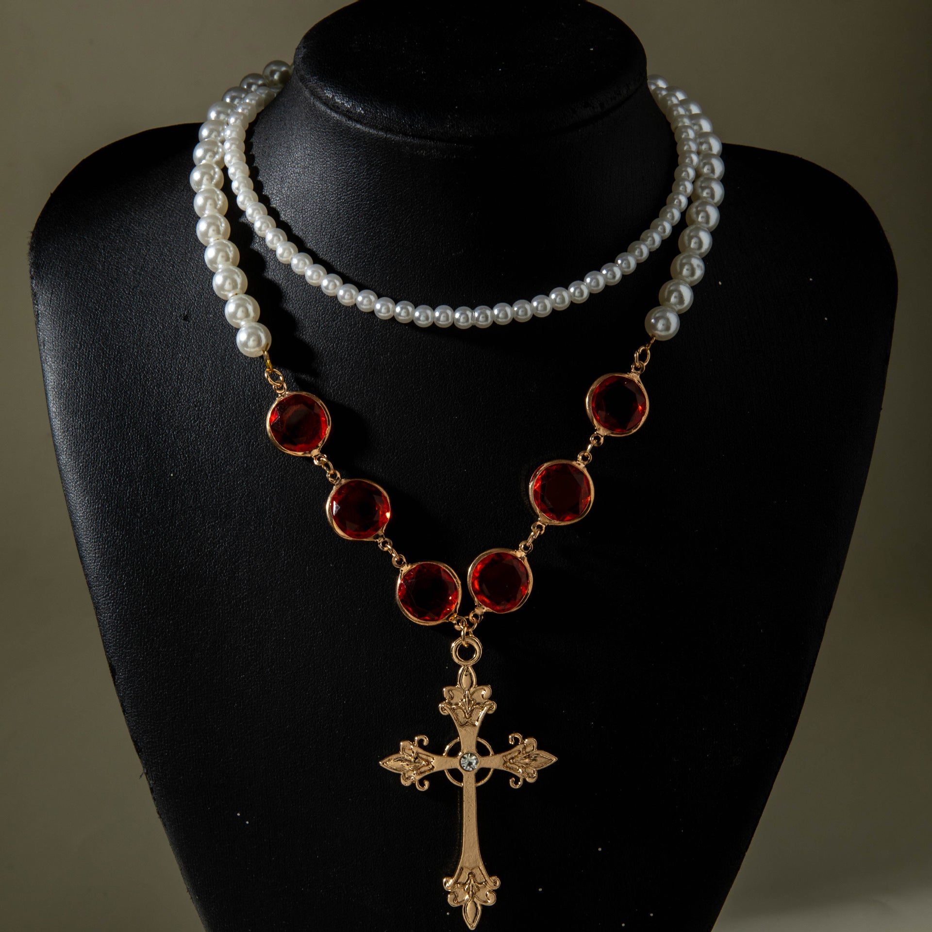 European and American Jewelry Red Diamond Cross Pendant Pearl Necklace Geometric Oval Red Diamond Necklace Wholesale - 图片 15