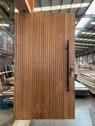 Solid Core Solid Wood White Oak Pivot Door Modern Exterior Villa Front Entry Door with Large-size Laminated Glass Side Window - 图片 7