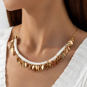 European and American Style Jewelry Metallic Sequin Leaf Pendant Exaggerated Necklace  Fashionable Niche Style Elegant High-end Necklace