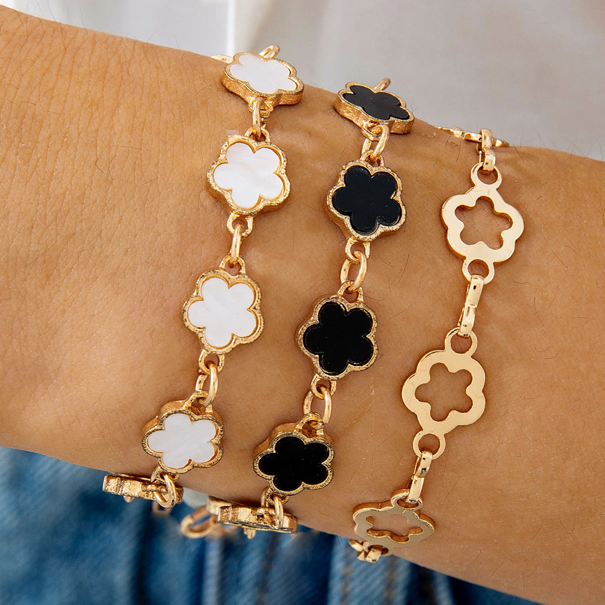 European and American Fashion Alloy Inlaid Diamond Five-Leaf Clover Bracelet Jewelry Three-Piece Set Simple Geometric Smooth Bracelet Wholesale - 图片 12