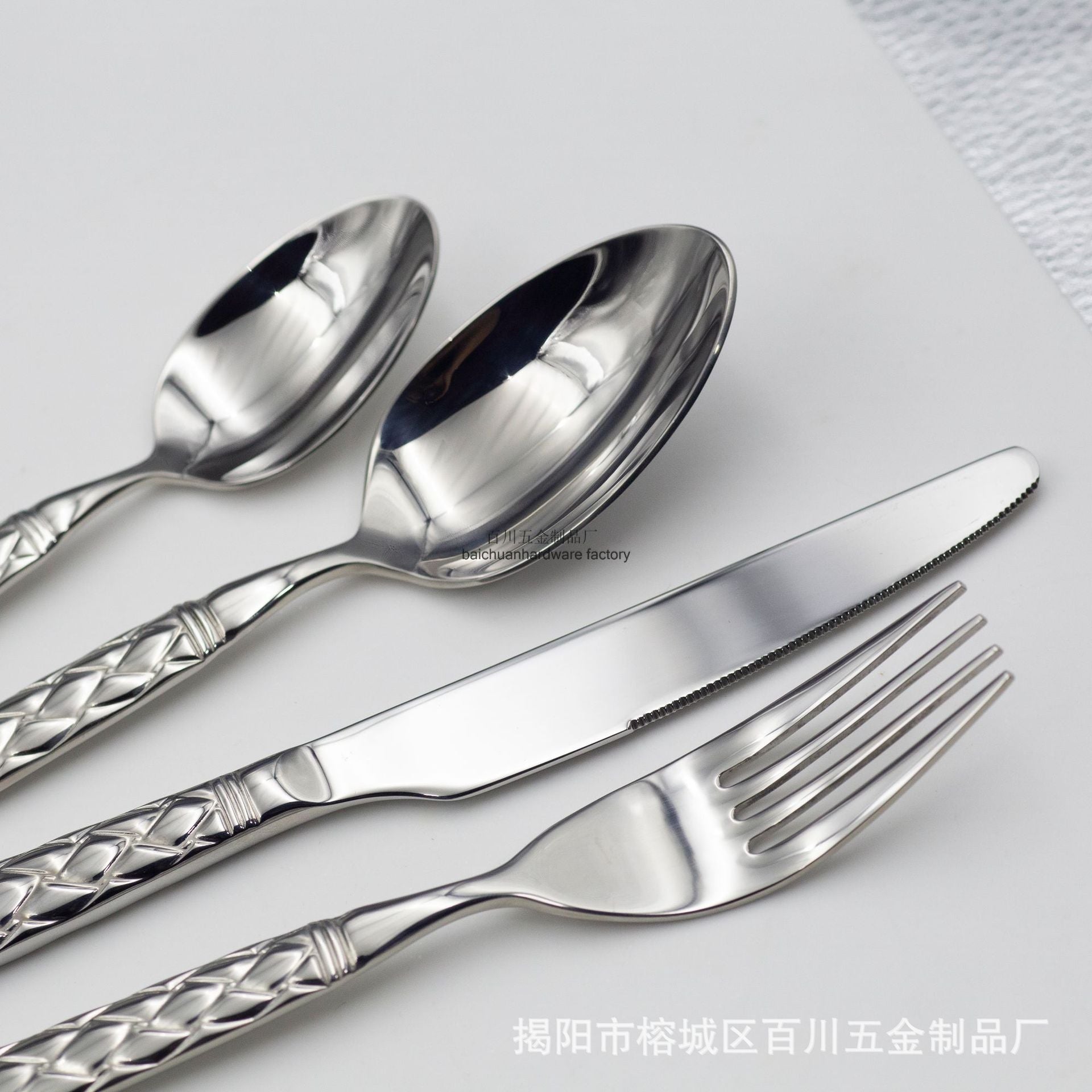 304Stainless Steel Knife Fork Spoon Thickened Forged Relief Tableware Western Steak Knife Fork Dessert Spoon4Piece Suit - 图片 3