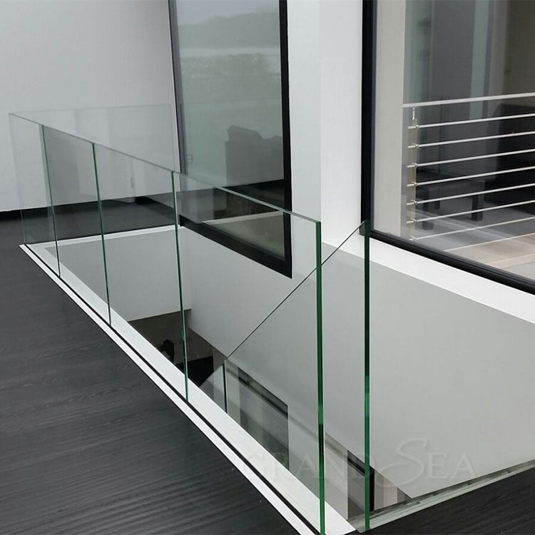 Outdoor Simple Balcony Glass Railing Balustrade Designs for Swimming Pool - 图片 9