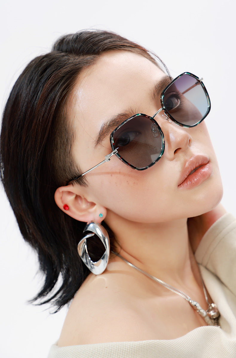 2025New European and American Fashion Square Frame Polarized Sunglasses for Women, Trendy Street Style, Sun Protection Sunglasses for Women Wholesale - 图片 11