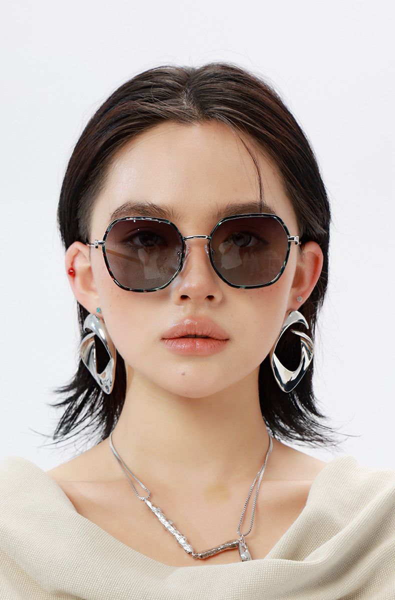2025New European and American Fashion Square Frame Polarized Sunglasses for Women, Trendy Street Style, Sun Protection Sunglasses for Women Wholesale - 图片 9